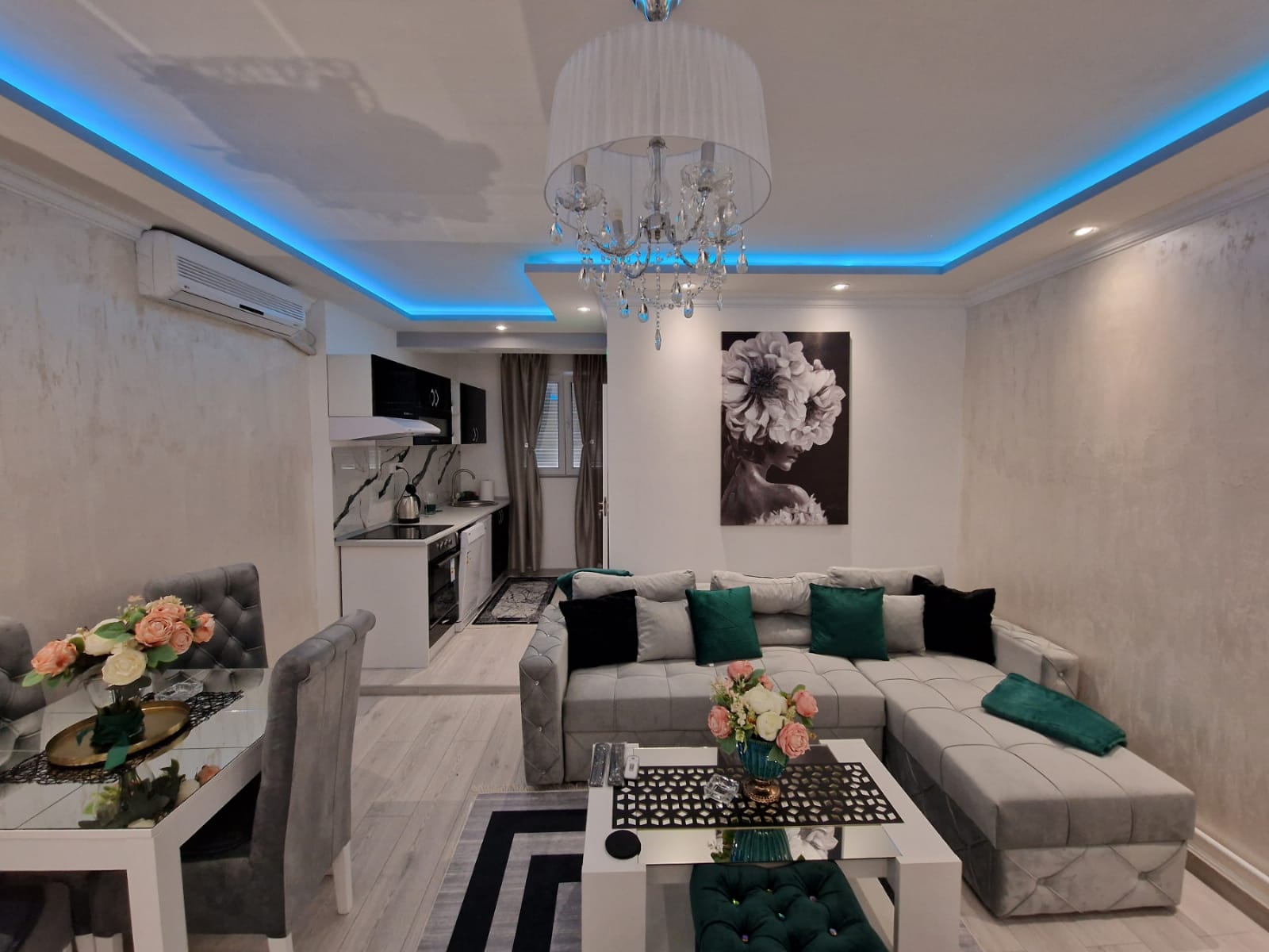 Mirror apartman thumbnail 01